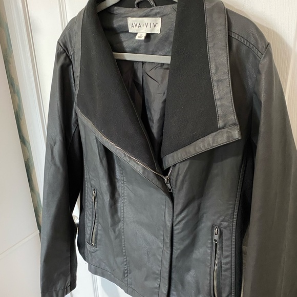 Target Ava & Viv Size 1X Vegan Leather Moto Motorcycle Jacket - Like New - Black - Picture 3 of 10